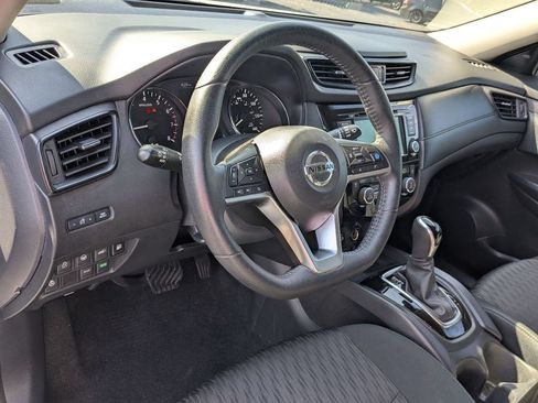 Used 2020 Nissan Rogue SV w/ Premium Package FWD image 10