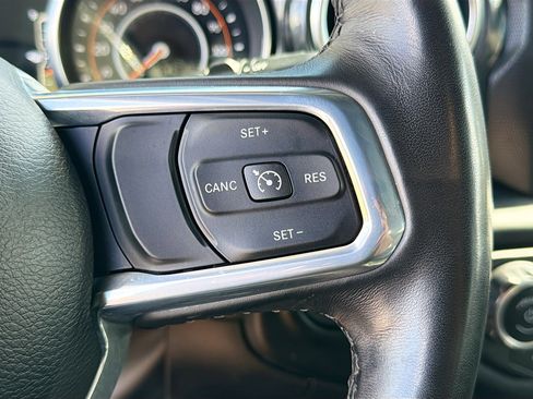 Used 2022 Jeep Wrangler Unlimited Sahara image 34