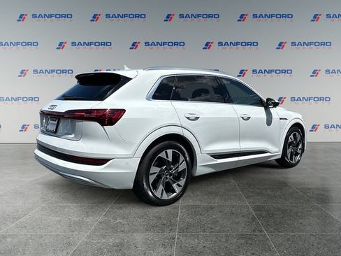 Used 2023 Audi e-tron Premium Plus w/ Premium Plus Package AWD/4WD image 5