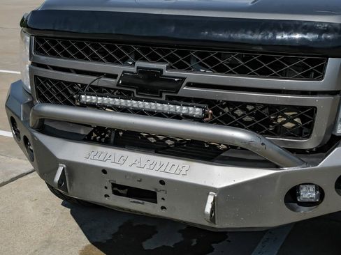 Used 2013 Chevrolet Silverado 2500 LTZ w/ LTZ Plus Package image 45