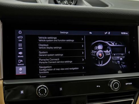 Used 2024 Porsche Macan AWD/4WD image 40