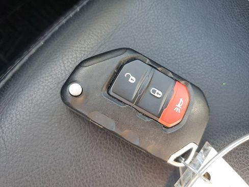 Used 2021 Jeep Wrangler Unlimited Sahara AWD/4WD image 10