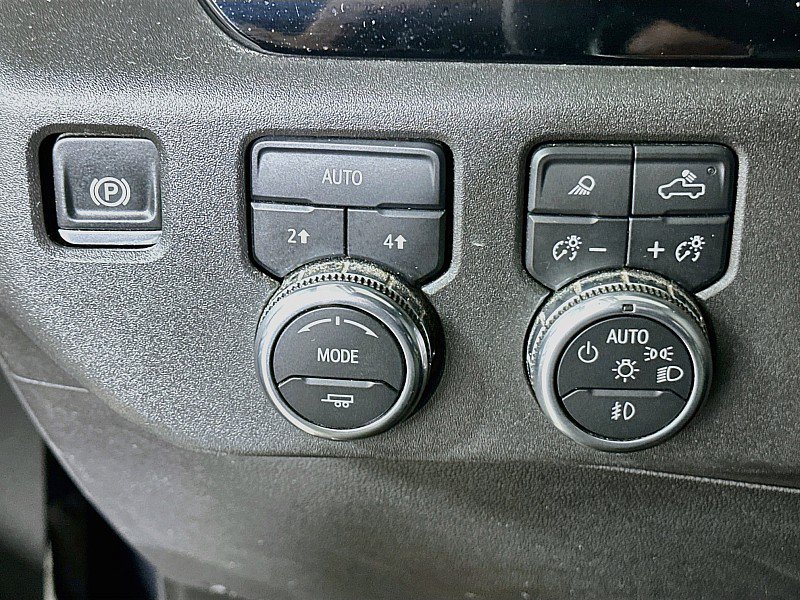 Used 2025 GMC Sierra 1500 SLT AWD/4WD image 10