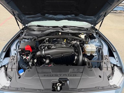 Used 2025 Ford Mustang Premium RWD image 29