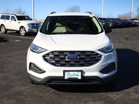 Used 2020 Ford Edge SE image 3