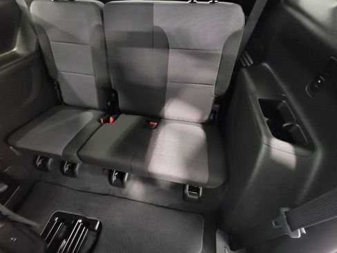 Used 2023 Chevrolet Traverse LT w/ Midnight/Sport Edition image 25