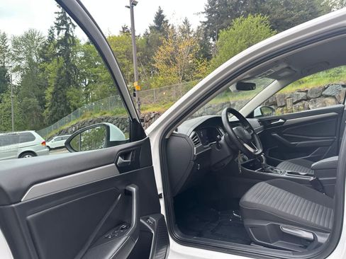 Used 2022 Volkswagen Jetta S FWD image 18