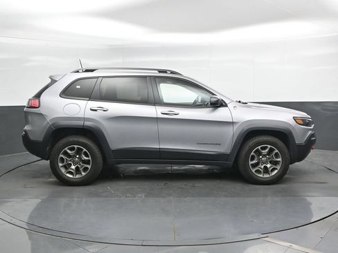 Used 2020 Jeep Cherokee Trailhawk AWD/4WD image 4