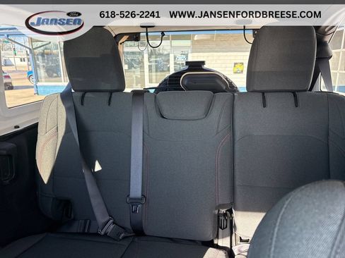 Used 2025 Jeep Wrangler Unlimited Rubicon AWD/4WD image 13