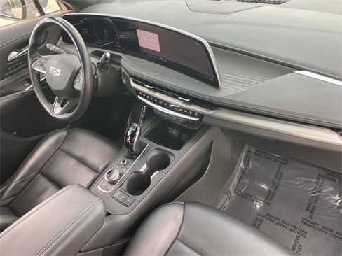 Used 2024 Cadillac XT4 Premium Luxury image 21