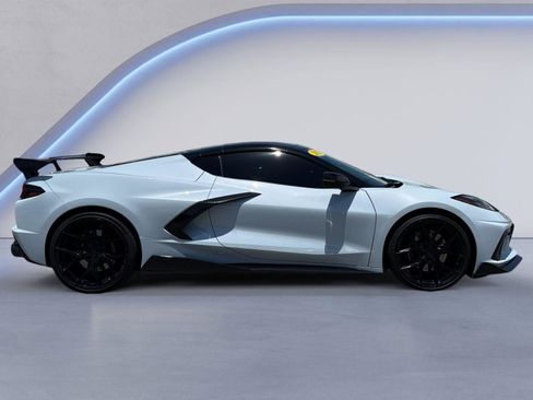 Used 2021 Chevrolet Corvette Stingray Premium Cpe w/ Z51 Performance Package RWD image 2