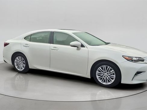 Used 2017 Lexus ES 350 w/ Premium Package image 8