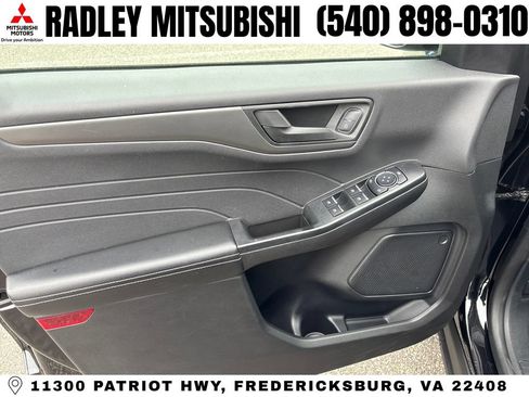 Used 2025 Ford Escape Active AWD/4WD image 5