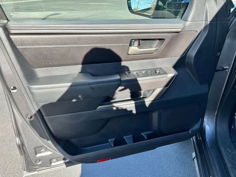 Used 2022 Toyota Tundra SR5 w/ SR5 Convenience Package image 9