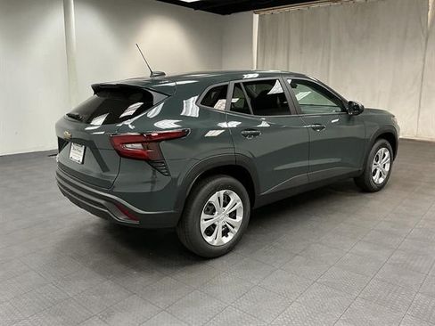 New 2026 Chevrolet Trax LS FWD image 5