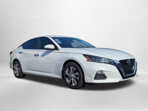 Used 2022 Nissan Altima 2.5 S FWD image 2