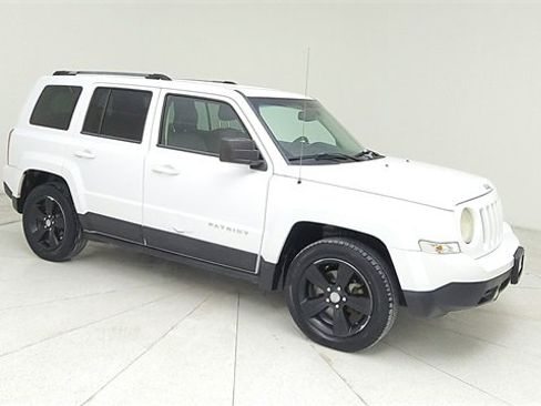 Used 2014 Jeep Patriot Limited image 4