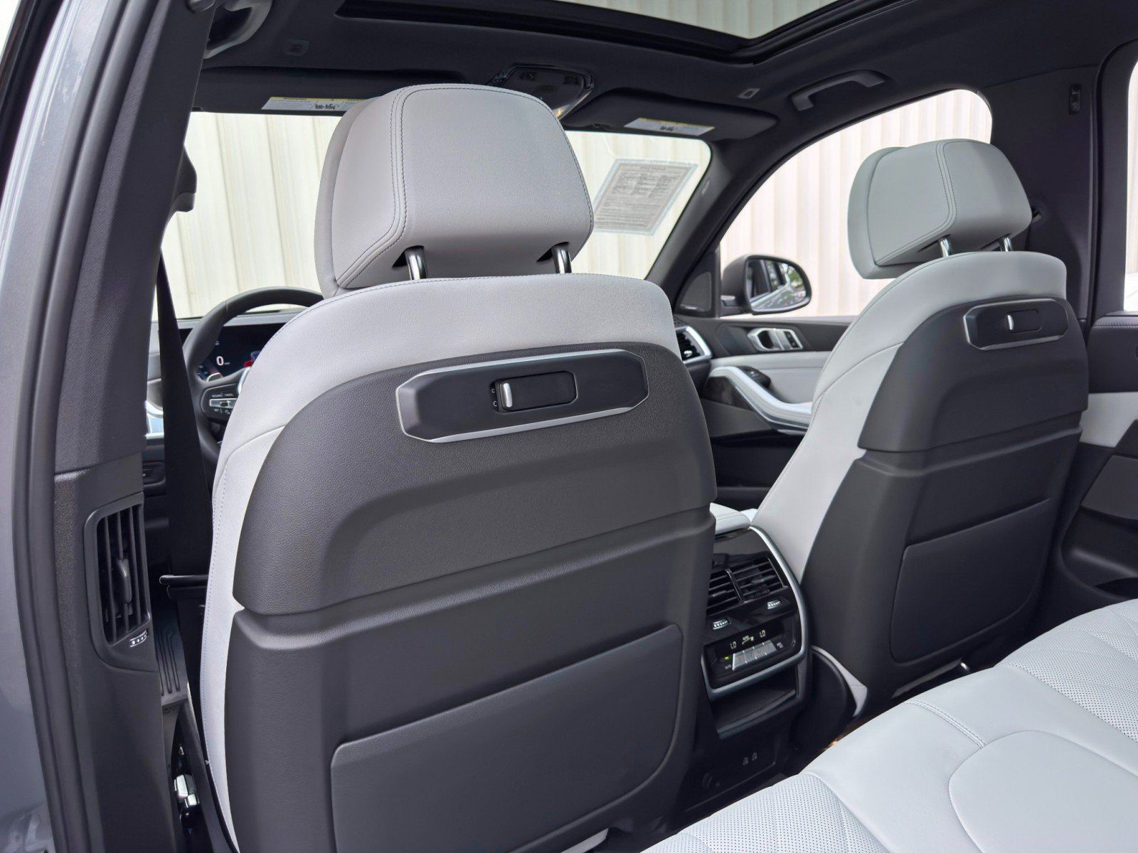 Used 2024 BMW X5 sDrive40i w/ Premium Package RWD image 40