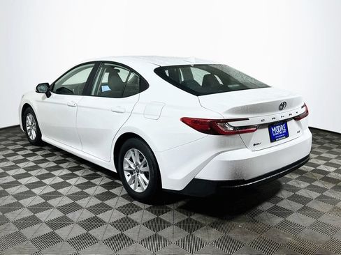 Used 2025 Toyota Camry LE FWD image 5