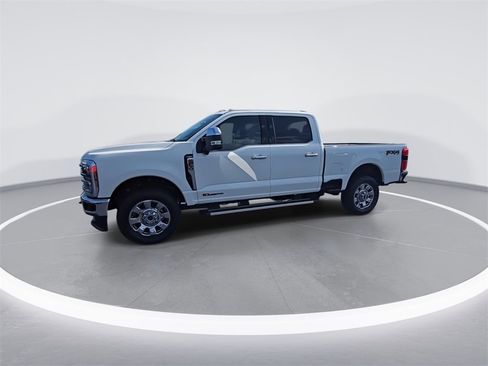 New 2026 Ford F250 Lariat w/ Chrome Package image 4