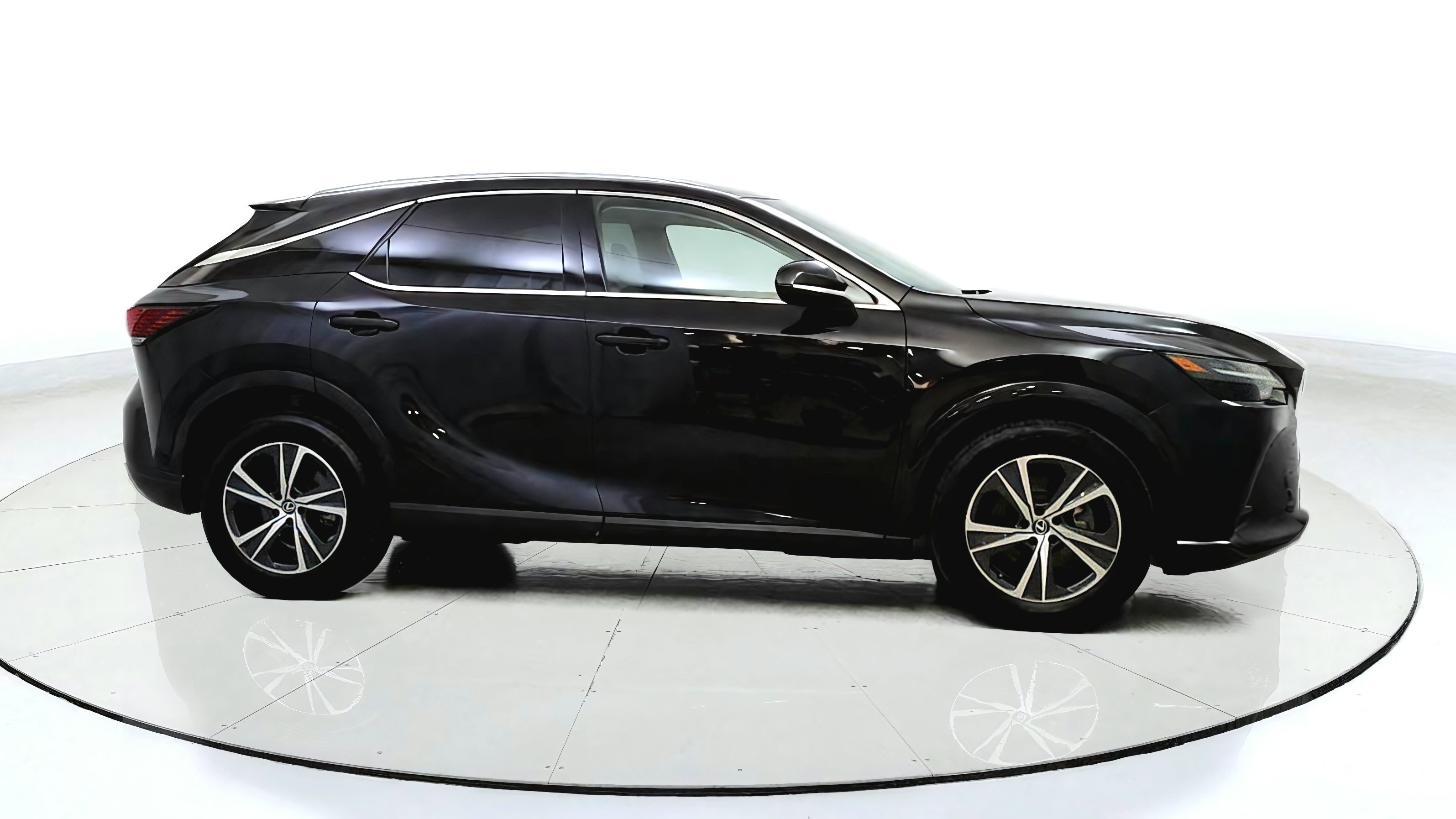 Used 2023 Lexus RX 350 Premium w/ Accessory Package AWD/4WD image 8