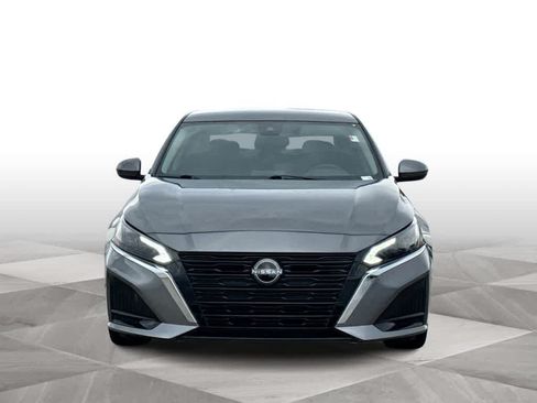 Used 2023 Nissan Altima 2.5 SV FWD image 3