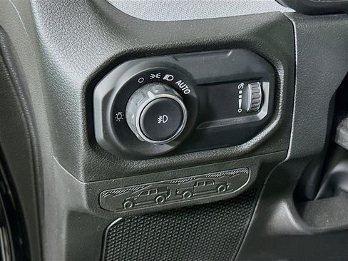 Used 2025 Jeep Wrangler Unlimited Sport AWD/4WD image 17