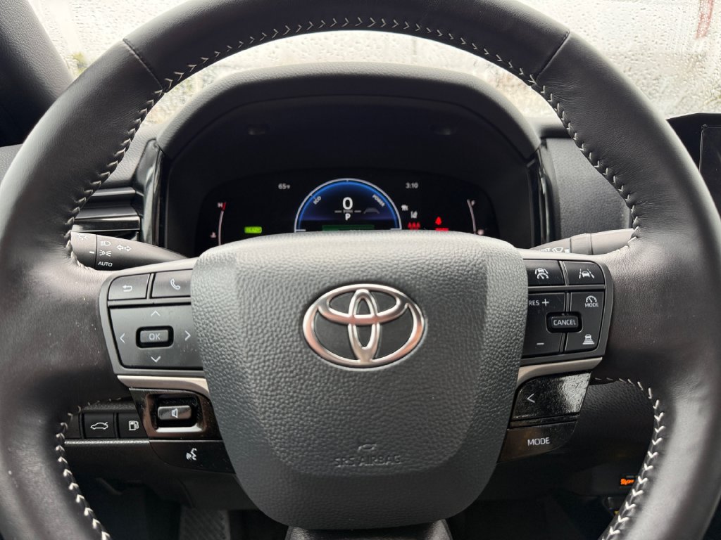 Used 2026 Toyota Camry SE w/ Convenience Package AWD/4WD image 32
