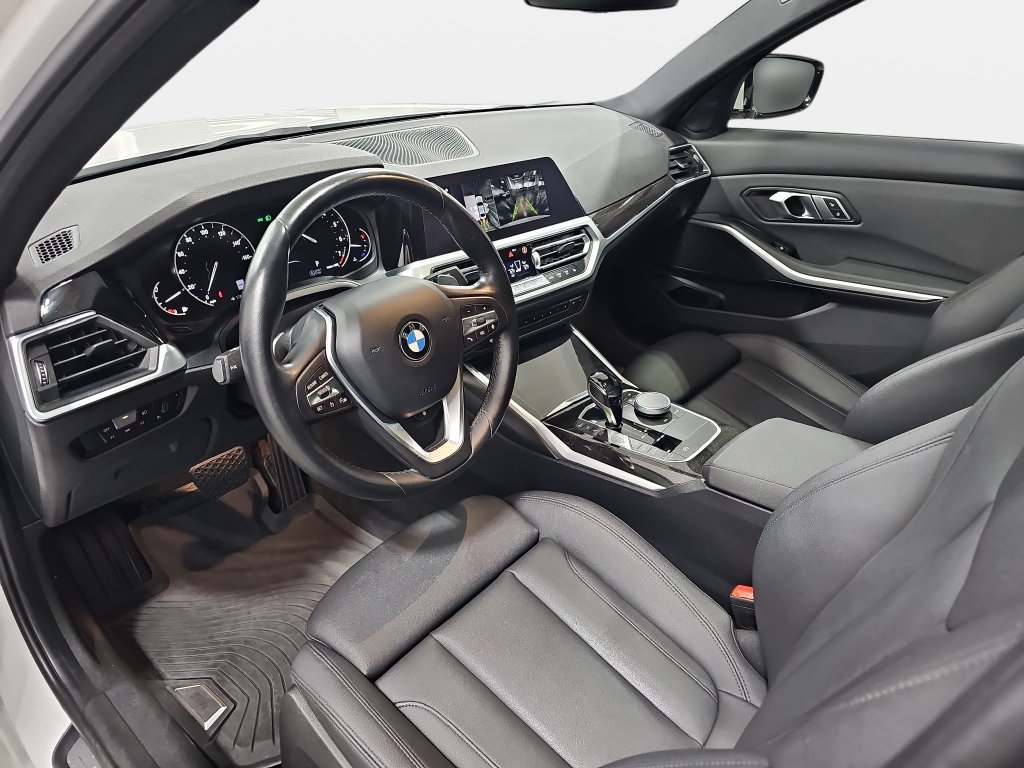 Used 2020 BMW 330i xDrive Sedan w/ Convenience Package AWD/4WD image 18