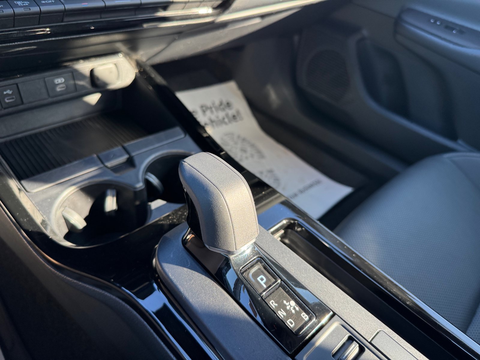 Used 2023 Toyota Prius XLE AWD/4WD image 7