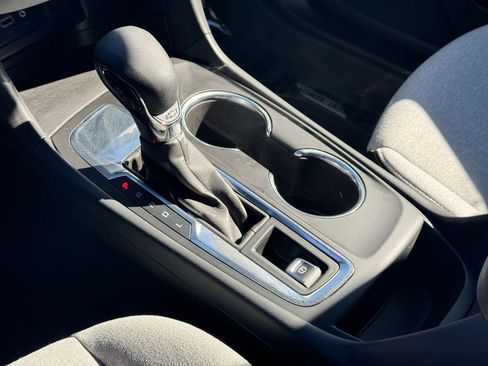 Used 2024 Chevrolet Equinox LS w/ LS Convenience Package image 18