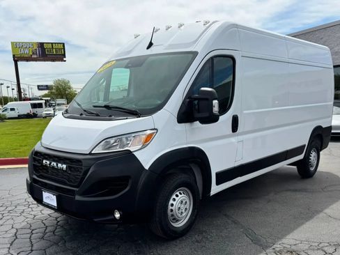 Used 2025 RAM ProMaster 2500 w/ Convenience Group FWD image 1