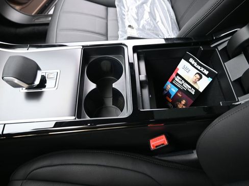 New 2026 Land Rover Range Rover Evoque Dynamic SE image 25