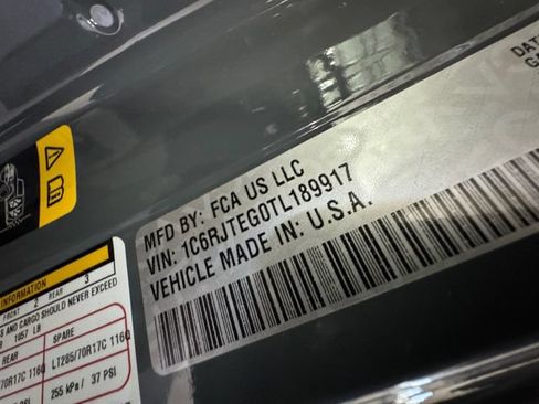 New 2026 Jeep Gladiator Mojave w/ Safety Group AWD/4WD image 32