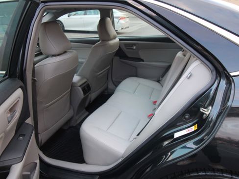 Used 2016 Toyota Camry XLE image 19