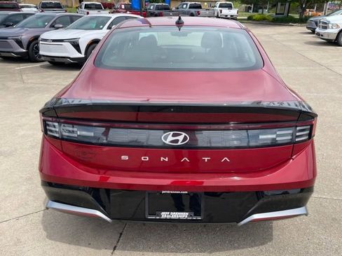 Used 2025 Hyundai Sonata SEL FWD image 6