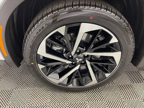 New 2025 Mitsubishi Outlander SE image 35