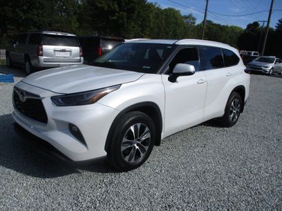 Used 2022 Toyota Highlander XLE