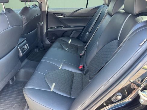 Used 2019 Toyota Camry XSE FWD image 10
