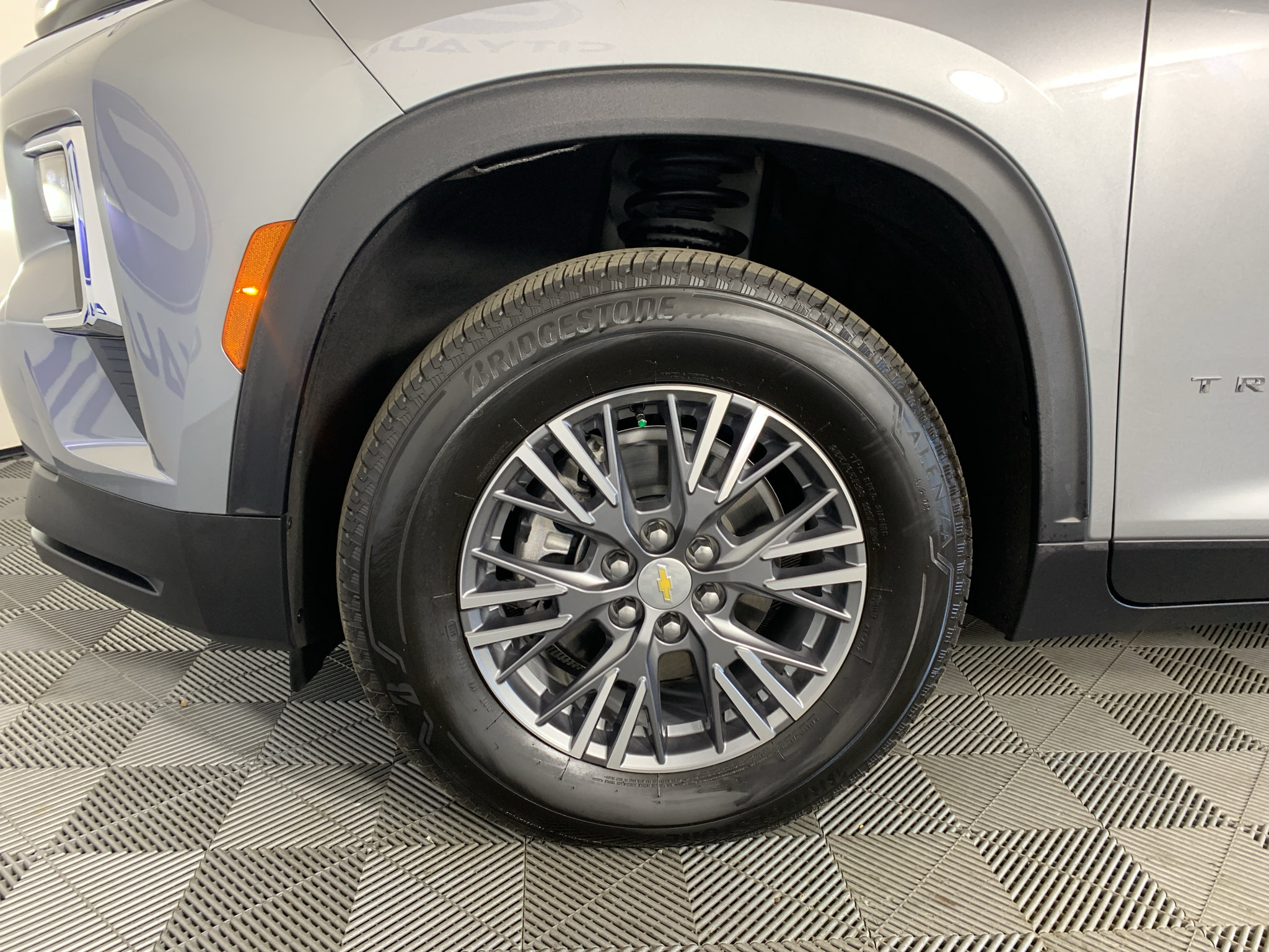 Used 2026 Chevrolet Traverse LT FWD image 11