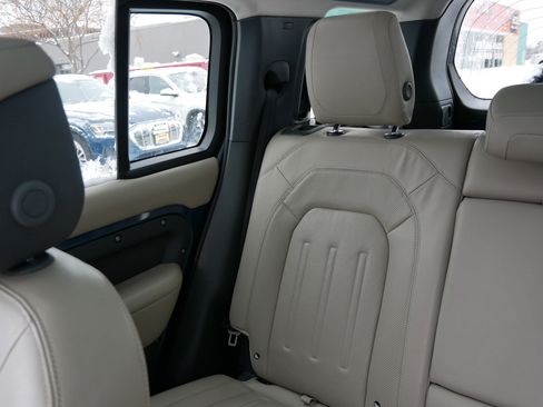 Used 2020 Land Rover Defender 110 image 12