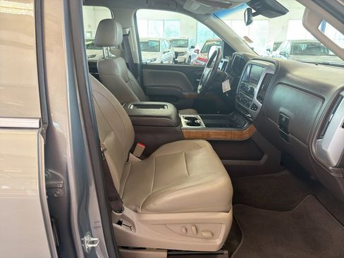 Used 2017 GMC Sierra 1500 SLT AWD/4WD image 16