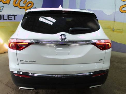 Used 2024 Buick Enclave Essence w/ Experience Buick Package AWD/4WD image 4