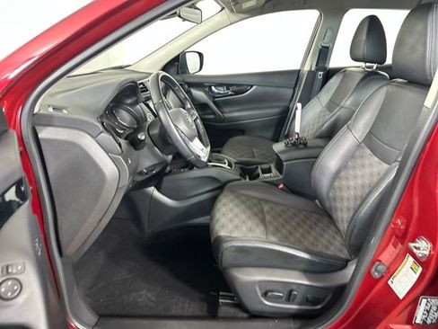 Used 2022 Nissan Rogue Sport SV w/ Technology Package image 11