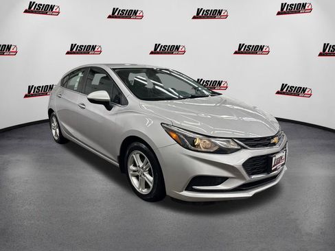 Used 2017 Chevrolet Cruze LT w/ Convenience Package FWD image 3
