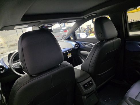 New 2026 Chevrolet Equinox EV LT image 15