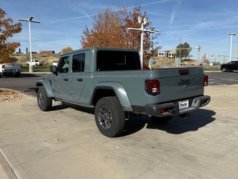 New 2025 Jeep Gladiator Sport image 10