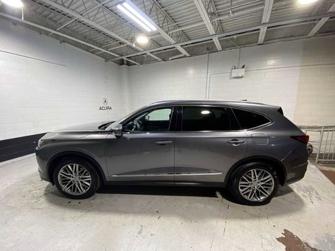 Used 2023 Acura MDX SH-AWD w/ Advance Package image 3