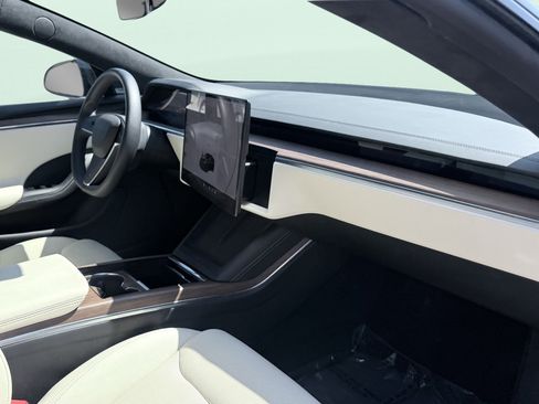 Used 2023 Tesla Model S AWD/4WD image 40