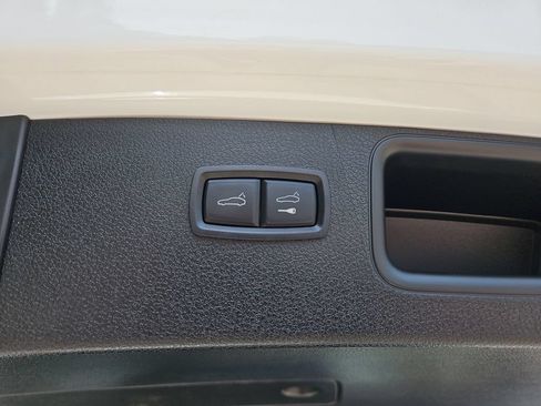 Certified 2026 Porsche Macan AWD/4WD image 24